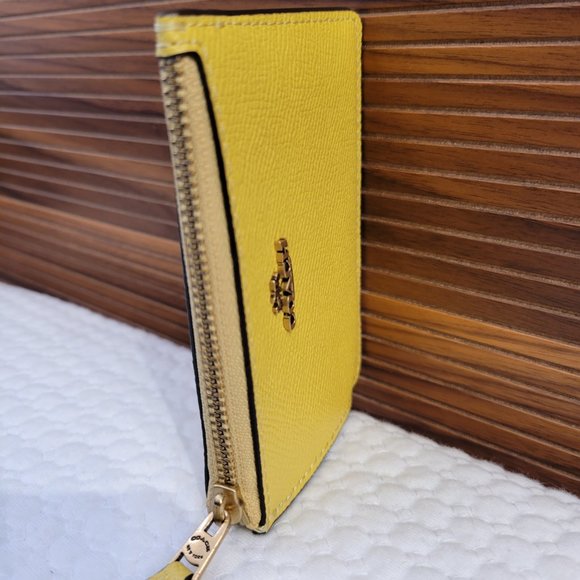 Coach ID Case - Picture 10 of 14